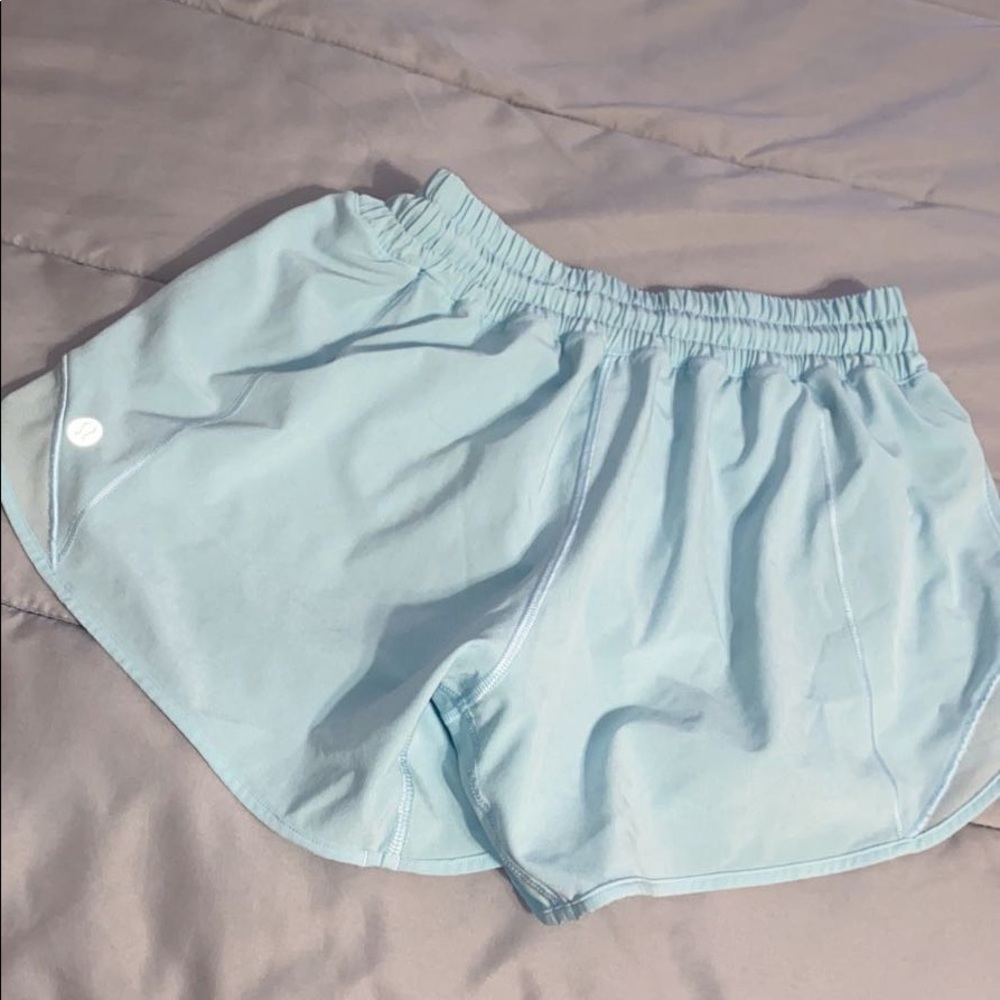 SZ 4 HOTTY HOT 4” lulu lemon shorts